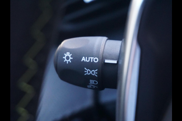 Peugeot 2008 1.2 Hybrid 145 GT 360 Camera