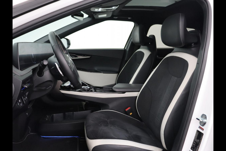 Kia Ev6 GT-Line 77.4 kWh | Panoramadak | Adaptive cruise | Matrix LED | Meridian Surround | Trekhaak | Head-Up | Leder/Alcantara | 360 Camera | Carplay | Keyless