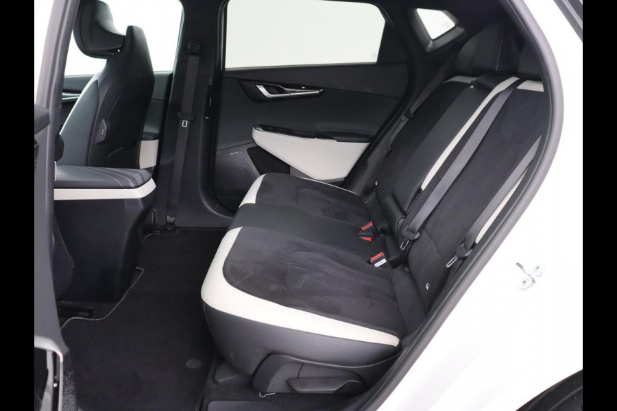 Kia Ev6 GT-Line 77.4 kWh | Panoramadak | Adaptive cruise | Matrix LED | Meridian Surround | Trekhaak | Head-Up | Leder/Alcantara | 360 Camera | Carplay | Keyless