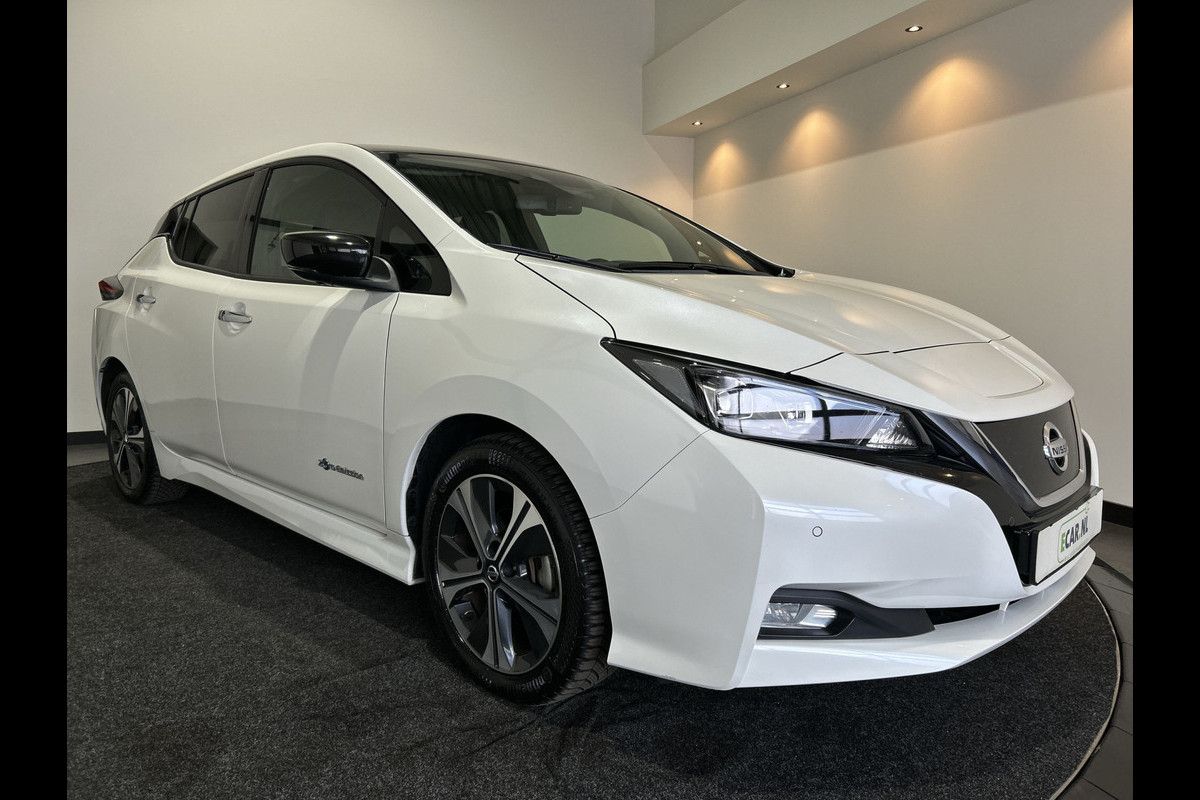 Nissan Leaf Tekna 40 kWh Leer | Navigatie | LED | Trekhaak | SOH 86,1% dak zwart
