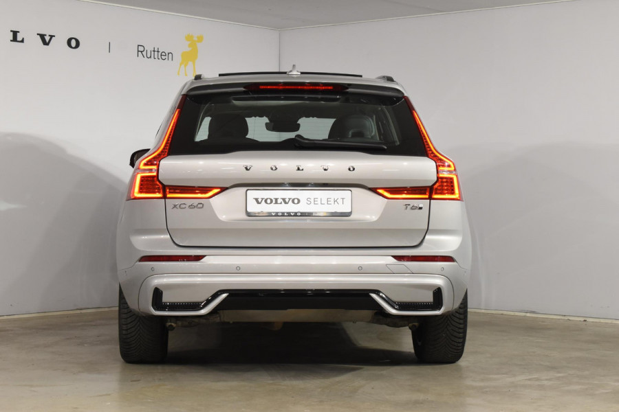 Volvo XC60 T6 350PK Automaat Plug-in Hybrid AWD Plus Dark / Navigatie / 360 Camera / Adaptieve Cruise Control / Stuur & Stoelverwarming / Stoelverwarming achter / Elektr. Achterklep / Schuifdak / Trekhaak
