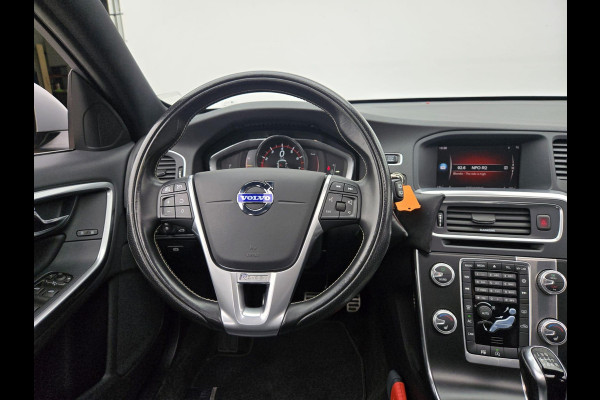 Volvo V60 2.0 T4 Business Sport R design NL-AUTO | PANODAK | LEDER | CAMERA | TREKHAAK