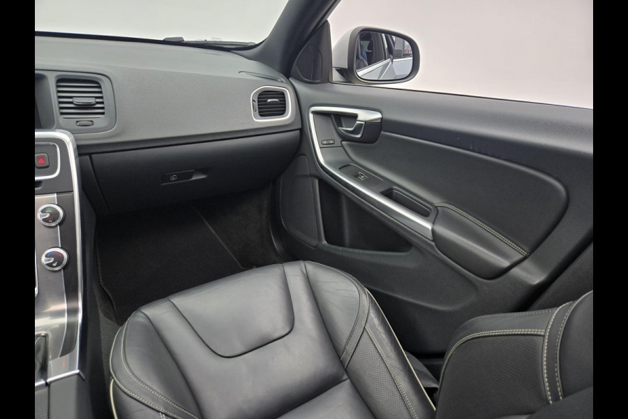 Volvo V60 2.0 T4 Business Sport R design NL-AUTO | PANODAK | LEDER | CAMERA | TREKHAAK