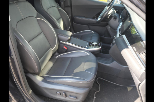 Kia e-Niro ExecutiveLine 64 kWh |SOH 97,4% | Schuif/kantel dak | Stoel geheugen | Stoel verwarming/ventilatie |
