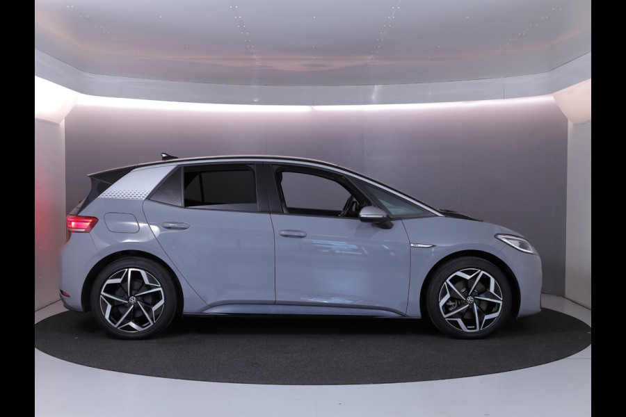 Volkswagen ID.3 First Plus 58 kWh 204PK 58KWH | Navigatie | Parkeercamera | 19" LM velgen "|