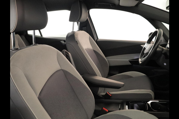 Volkswagen ID.3 First Plus 58 kWh 204PK 58KWH | Navigatie | Parkeercamera | 19" LM velgen "|