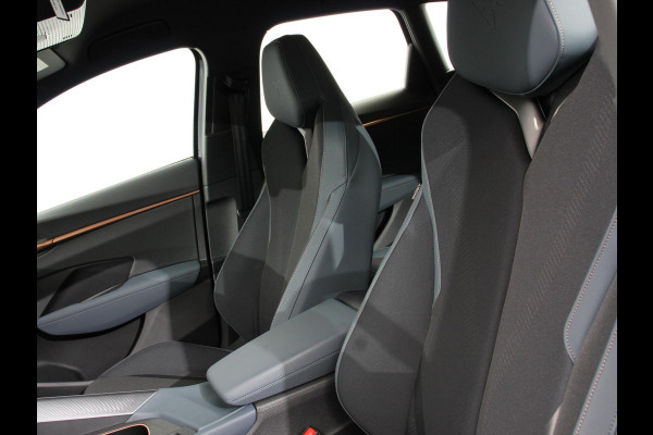 CUPRA Terramar 1.5 eTSI 150 pk Automaat Business Navigatie Apple Carplay/Android Auto PDC VA + Camera 18" LM Velgen Full LED Signature Climate Control