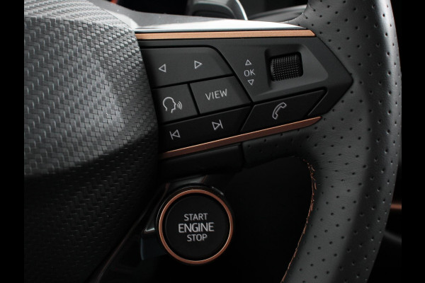 CUPRA Terramar 1.5 eTSI 150 pk Automaat Business Navigatie Apple Carplay/Android Auto PDC VA + Camera 18" LM Velgen Full LED Signature Climate Control