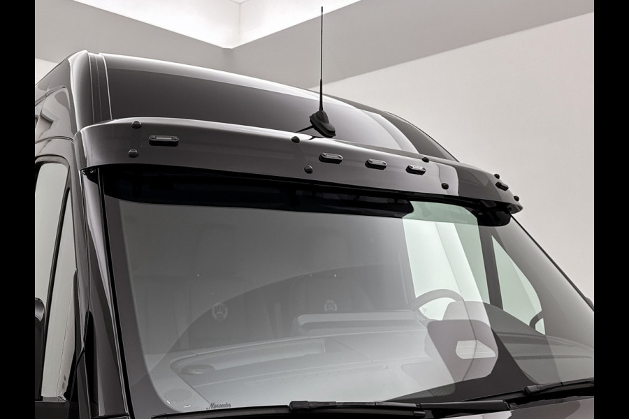 Mercedes-Benz Sprinter 319 1.9 CDI L2H2 30 Jahre Edition Leder Vanstep Full black Zonneklep met Led MAK Safari 3500kg Trekhaak Betimmering Navigatie