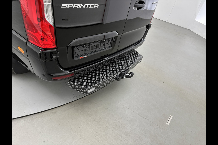 Mercedes-Benz Sprinter 319 1.9 CDI L2H2 30 Jahre Edition Leder Vanstep Full black Zonneklep met Led MAK Safari 3500kg Trekhaak Betimmering Navigatie