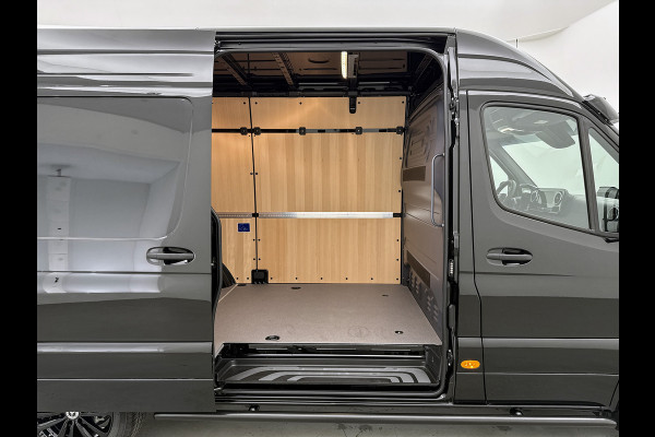 Mercedes-Benz Sprinter 319 1.9 CDI L2H2 30 Jahre Edition Leder Vanstep Full black Zonneklep met Led MAK Safari 3500kg Trekhaak Betimmering Navigatie