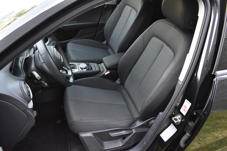 Audi Q2 35 TFSI S Edition Automaat Navi digi-cockpit el-achterklep