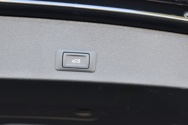 Audi Q2 35 TFSI S Edition Automaat Navi digi-cockpit el-achterklep