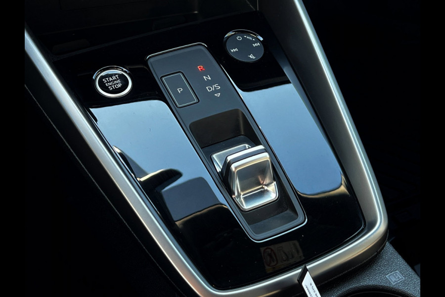 Audi A3 Sportback 40 TFSI e Edition Carplay_ACC_LED_Niew Velgen en banden