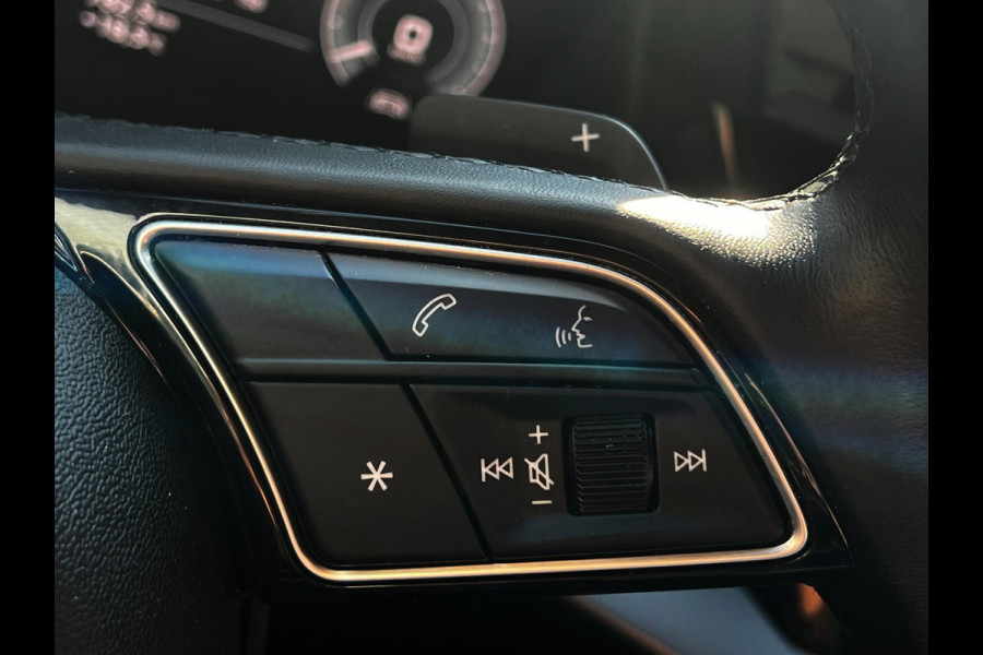 Audi A3 Sportback 40 TFSI e Edition Carplay_ACC_LED_Niew Velgen en banden