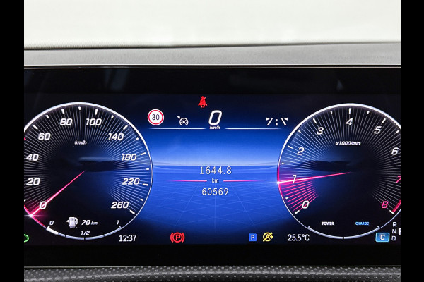 Mercedes-Benz CLA-Klasse Shooting Brake 180 Luxury Line | Achteruitrijcamera | Lederen bekleding | EASY PACK achterklep | Keyless Entry | Smartphone intergratie | Inclusief 24 maanden MB Certified garantie voor Europa.