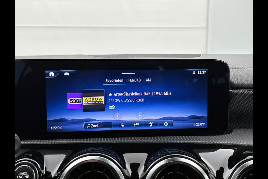 Mercedes-Benz CLA-Klasse Shooting Brake 180 Luxury Line | Achteruitrijcamera | Lederen bekleding | EASY PACK achterklep | Keyless Entry | Smartphone intergratie | Inclusief 24 maanden MB Certified garantie voor Europa.