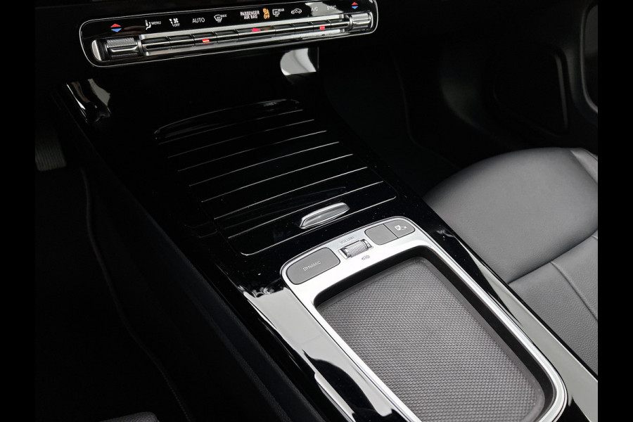Mercedes-Benz CLA-Klasse Shooting Brake 180 Luxury Line | Achteruitrijcamera | Lederen bekleding | EASY PACK achterklep | Keyless Entry | Smartphone intergratie | Inclusief 24 maanden MB Certified garantie voor Europa.