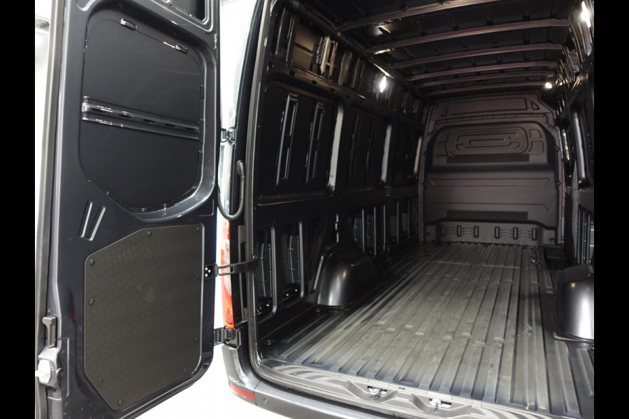 Mercedes-Benz Sprinter 315 L3 RWD Automaat Trekhaak Airco Adaptive Cruise Control Parkeersensoren Camera Leder