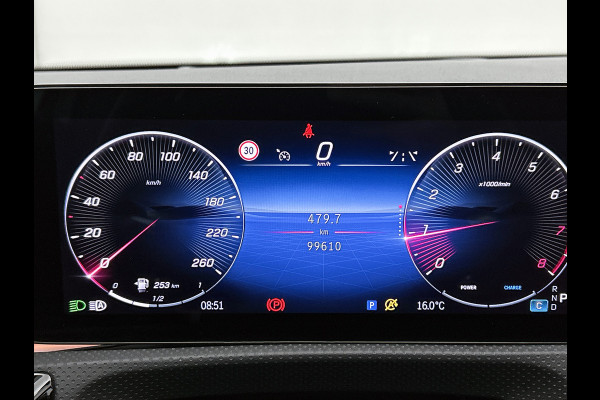 Mercedes-Benz A-Klasse 180 AMG Line | AMG-Line interieur | AMG-Line Exterieur | 360 Camera | Memory Seats | Panorama Schuifdak | Sfeerverlichting | Inclusief 24 maanden MB Certified garantie voor Europa.