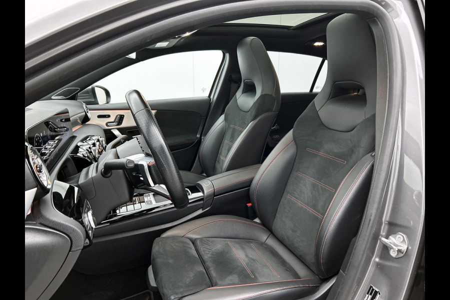 Mercedes-Benz A-Klasse 180 AMG Line | AMG-Line interieur | AMG-Line Exterieur | 360 Camera | Memory Seats | Panorama Schuifdak | Sfeerverlichting | Inclusief 24 maanden MB Certified garantie voor Europa.