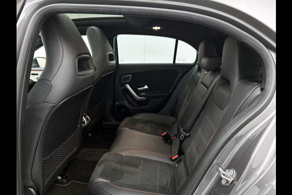 Mercedes-Benz A-Klasse 180 AMG Line | AMG-Line interieur | AMG-Line Exterieur | 360 Camera | Memory Seats | Panorama Schuifdak | Sfeerverlichting | Inclusief 24 maanden MB Certified garantie voor Europa.