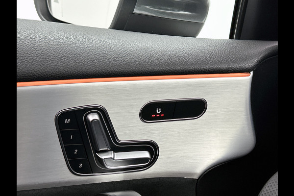 Mercedes-Benz A-Klasse 180 AMG Line | AMG-Line interieur | AMG-Line Exterieur | 360 Camera | Memory Seats | Panorama Schuifdak | Sfeerverlichting | Inclusief 24 maanden MB Certified garantie voor Europa.