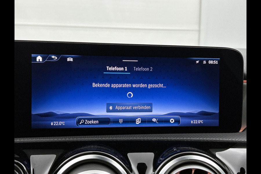 Mercedes-Benz A-Klasse 180 AMG Line | AMG-Line interieur | AMG-Line Exterieur | 360 Camera | Memory Seats | Panorama Schuifdak | Sfeerverlichting | Inclusief 24 maanden MB Certified garantie voor Europa.