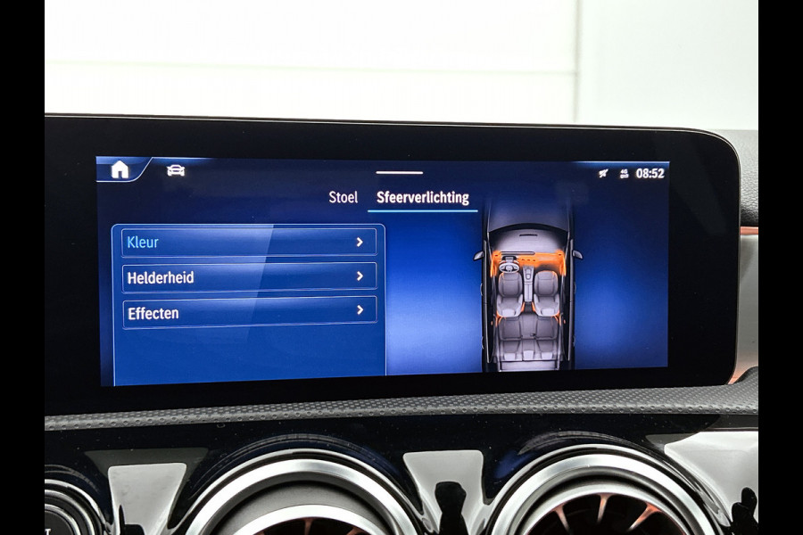 Mercedes-Benz A-Klasse 180 AMG Line | AMG-Line interieur | AMG-Line Exterieur | 360 Camera | Memory Seats | Panorama Schuifdak | Sfeerverlichting | Inclusief 24 maanden MB Certified garantie voor Europa.