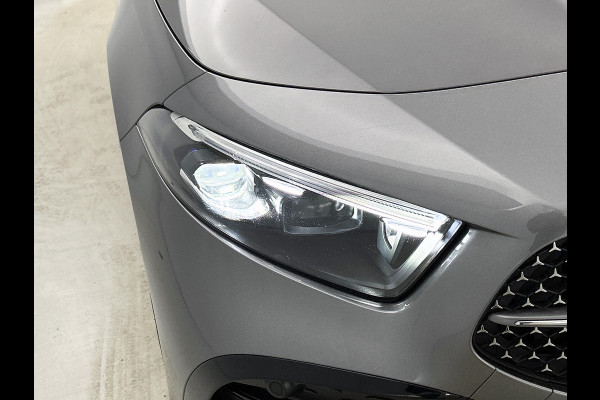 Mercedes-Benz A-Klasse 180 AMG Line | AMG-Line interieur | AMG-Line Exterieur | 360 Camera | Memory Seats | Panorama Schuifdak | Sfeerverlichting | Inclusief 24 maanden MB Certified garantie voor Europa.