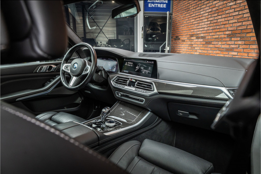 BMW X5 xDrive45e M-Sport | Panorama | Laser | H&K | Trekhaak | Carbon | ACC | Massage | Stoelventilatie | Nardo Grey | Dealer onderhouden