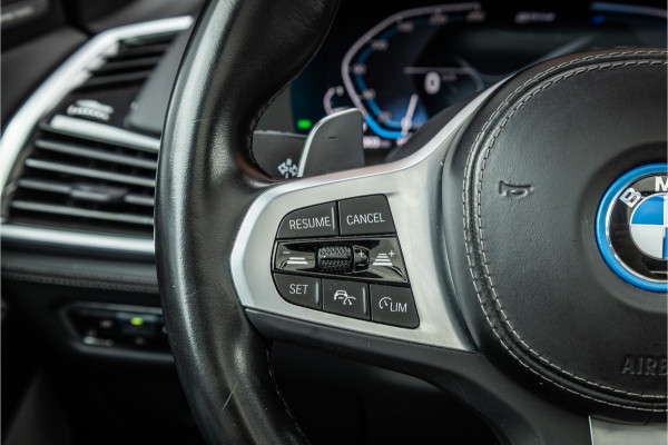 BMW X5 xDrive45e M-Sport | Panorama | Laser | H&K | Trekhaak | Carbon | ACC | Massage | Stoelventilatie | Nardo Grey | Dealer onderhouden