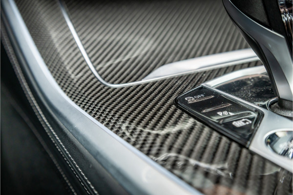 BMW X5 xDrive45e M-Sport | Panorama | Laser | H&K | Trekhaak | Carbon | ACC | Massage | Stoelventilatie | Nardo Grey | Dealer onderhouden