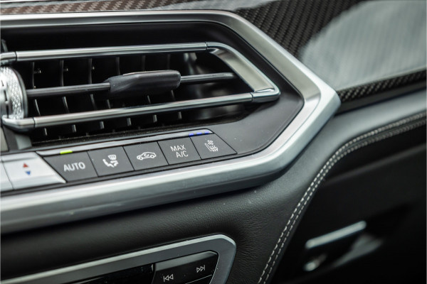 BMW X5 xDrive45e M-Sport | Panorama | Laser | H&K | Trekhaak | Carbon | ACC | Massage | Stoelventilatie | Nardo Grey | Dealer onderhouden