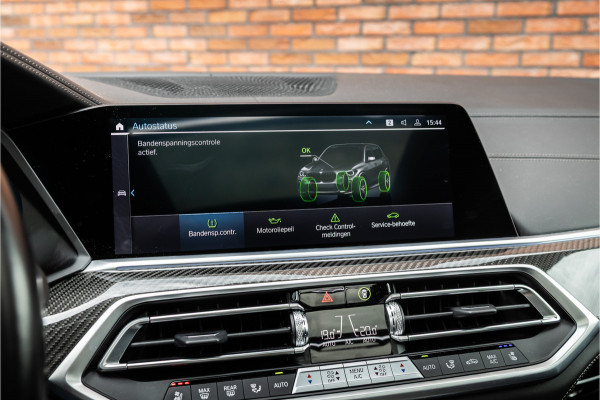 BMW X5 xDrive45e M-Sport | Panorama | Laser | H&K | Trekhaak | Carbon | ACC | Massage | Stoelventilatie | Nardo Grey | Dealer onderhouden