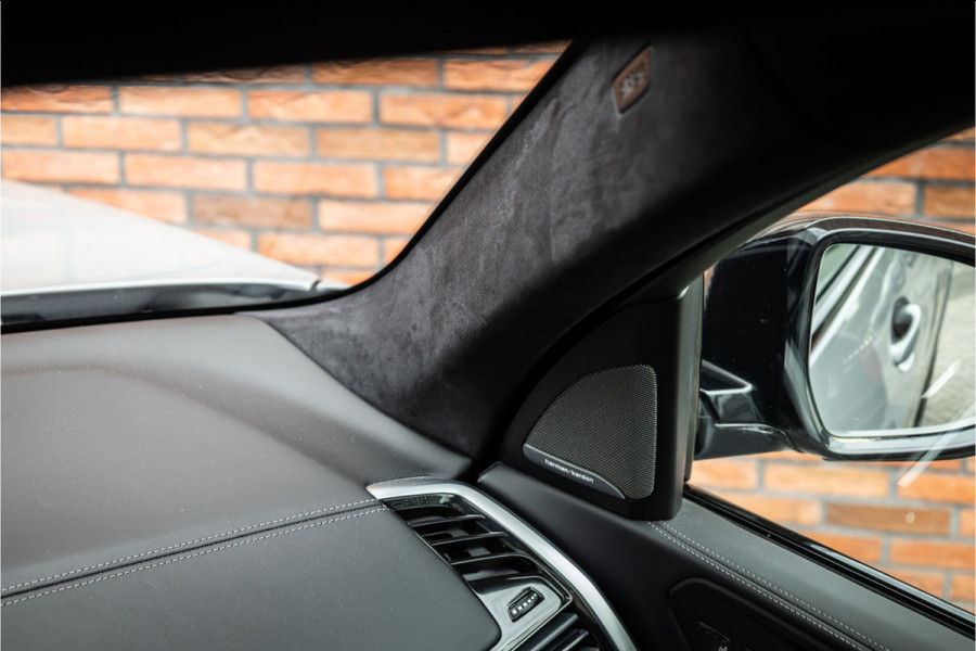 BMW X5 xDrive45e M-Sport | Panorama | Laser | H&K | Trekhaak | Carbon | ACC | Massage | Stoelventilatie | Nardo Grey | Dealer onderhouden