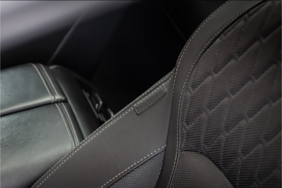BMW X5 xDrive45e M-Sport | Panorama | Laser | H&K | Trekhaak | Carbon | ACC | Massage | Stoelventilatie | Nardo Grey | Dealer onderhouden