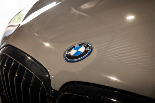 BMW X5 xDrive45e M-Sport | Panorama | Laser | H&K | Trekhaak | Carbon | ACC | Massage | Stoelventilatie | Nardo Grey | Dealer onderhouden