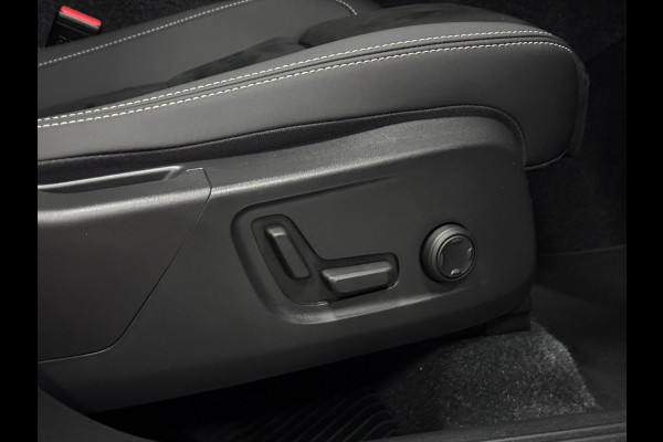 Volvo XC40 2.0 B4 Ultimate Dark | PANO | HARMAN KARDON | DEALER ONDERH.