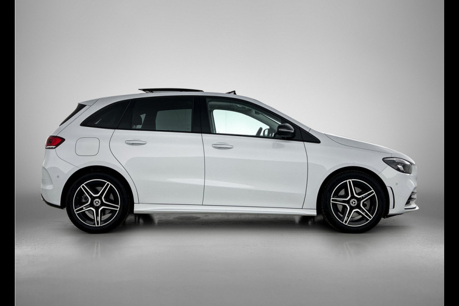 Mercedes-Benz B-Klasse 250 e Premium Plus | AMG-Line Interieur | AMG-Line Exterieur | Achteruitrijcamera | Panorama schuif/kanteldak | Memory Seats | Sfeerver 24 Maanden Mercedes-Benz Certified Garantie