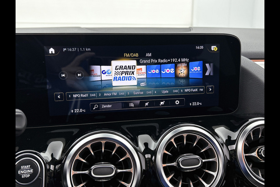 Mercedes-Benz B-Klasse 250 e Premium Plus | AMG-Line Interieur | AMG-Line Exterieur | Achteruitrijcamera | Panorama schuif/kanteldak | Memory Seats | Sfeerver 24 Maanden Mercedes-Benz Certified Garantie