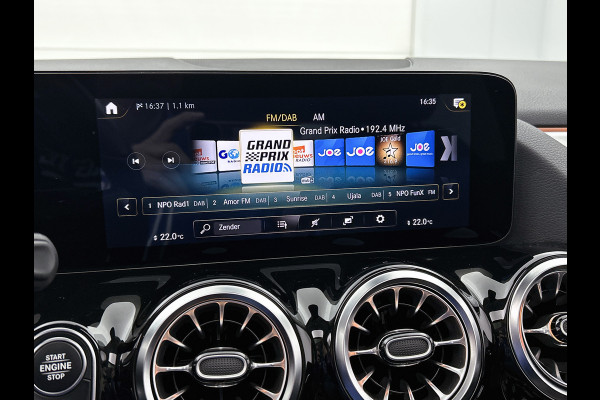 Mercedes-Benz B-Klasse 250 e Premium Plus | AMG-Line Interieur | AMG-Line Exterieur | Achteruitrijcamera | Panorama schuif/kanteldak | Memory Seats | Sfeerver 24 Maanden Mercedes-Benz Certified Garantie