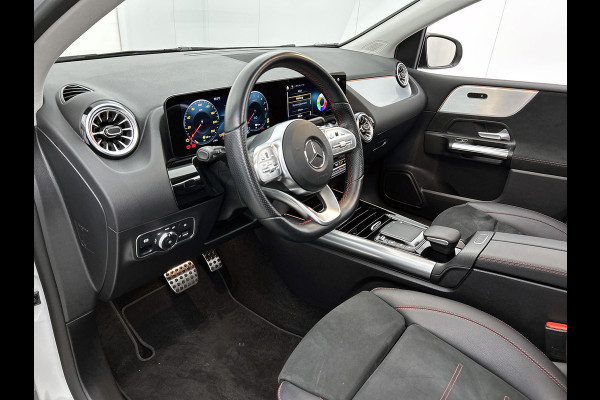 Mercedes-Benz B-Klasse 250 e Premium Plus | AMG-Line Interieur | AMG-Line Exterieur | Achteruitrijcamera | Panorama schuif/kanteldak | Memory Seats | Sfeerver 24 Maanden Mercedes-Benz Certified Garantie