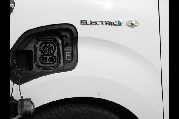 Toyota PROACE Electric Verso Luxury L2 8persoons PERSONENBUS 8p SOH 89% Navigatie Parkeersensoren Cruise Control Stoelverwarming Climate Control LM Velgen