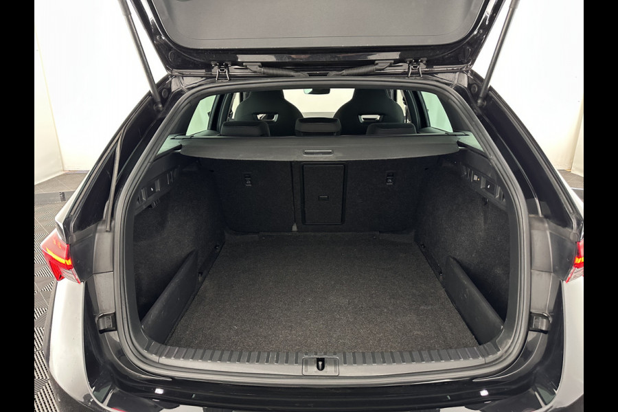Škoda Octavia Combi 1.0 TSI Sport Business (INCL-BTW) *DIGI-COCKPIT | SPORTSEATS | NAVI-FULLMAP | PRIVACYGLASS | KEYLESS | DAB | ECC | PDC | CRUISE | TOWBAR | 17''ALU*