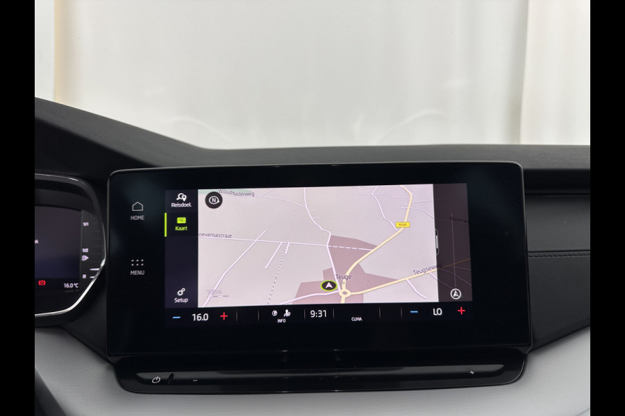 Škoda Octavia Combi 1.0 TSI Sport Business (INCL-BTW) *DIGI-COCKPIT | SPORTSEATS | NAVI-FULLMAP | PRIVACYGLASS | KEYLESS | DAB | ECC | PDC | CRUISE | TOWBAR | 17''ALU*