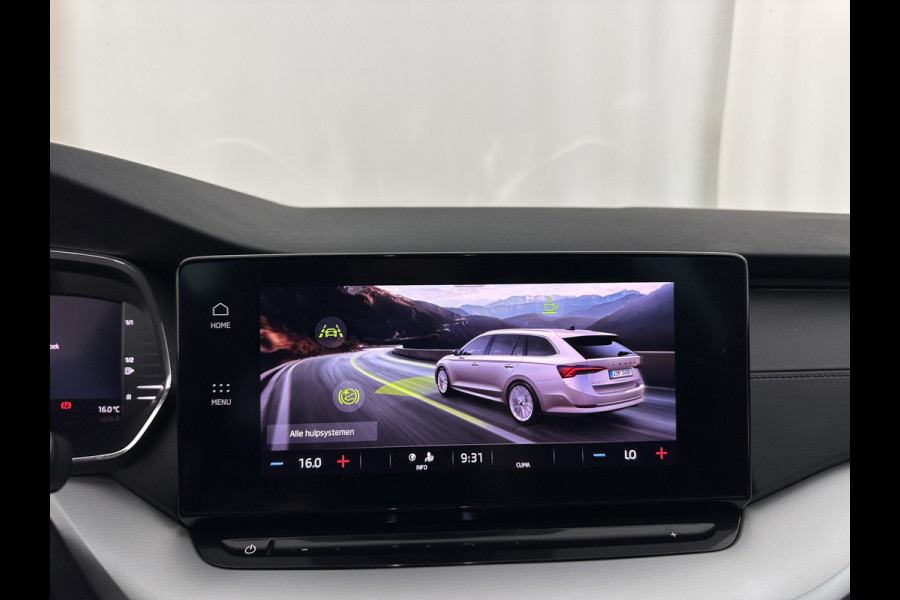 Škoda Octavia Combi 1.0 TSI Sport Business (INCL-BTW) *DIGI-COCKPIT | SPORTSEATS | NAVI-FULLMAP | PRIVACYGLASS | KEYLESS | DAB | ECC | PDC | CRUISE | TOWBAR | 17''ALU*