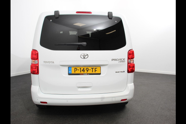 Toyota PROACE Electric Verso Luxury L2 8persoons PERSONENBUS 8p SOH 89% Navigatie Parkeersensoren Cruise Control Stoelverwarming Climate Control LM Velgen