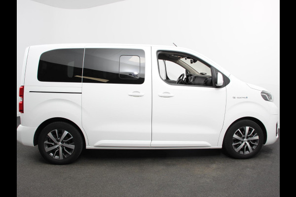 Toyota PROACE Electric Verso Luxury L2 8persoons PERSONENBUS 8p SOH 89% Navigatie Parkeersensoren Cruise Control Stoelverwarming Climate Control LM Velgen