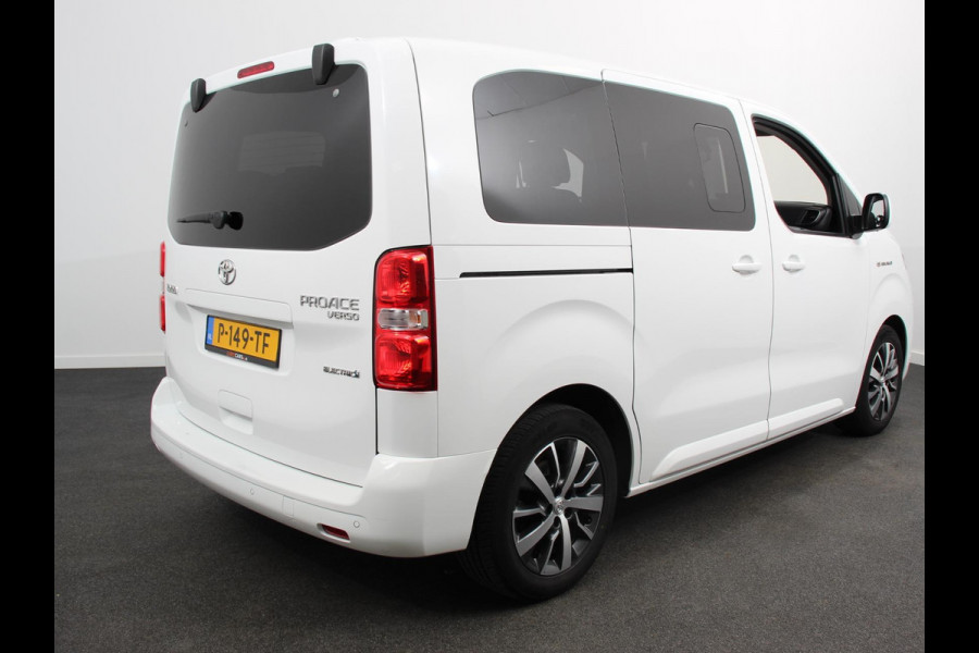 Toyota PROACE Electric Verso Luxury L2 8persoons PERSONENBUS 8p SOH 89% Navigatie Parkeersensoren Cruise Control Stoelverwarming Climate Control LM Velgen